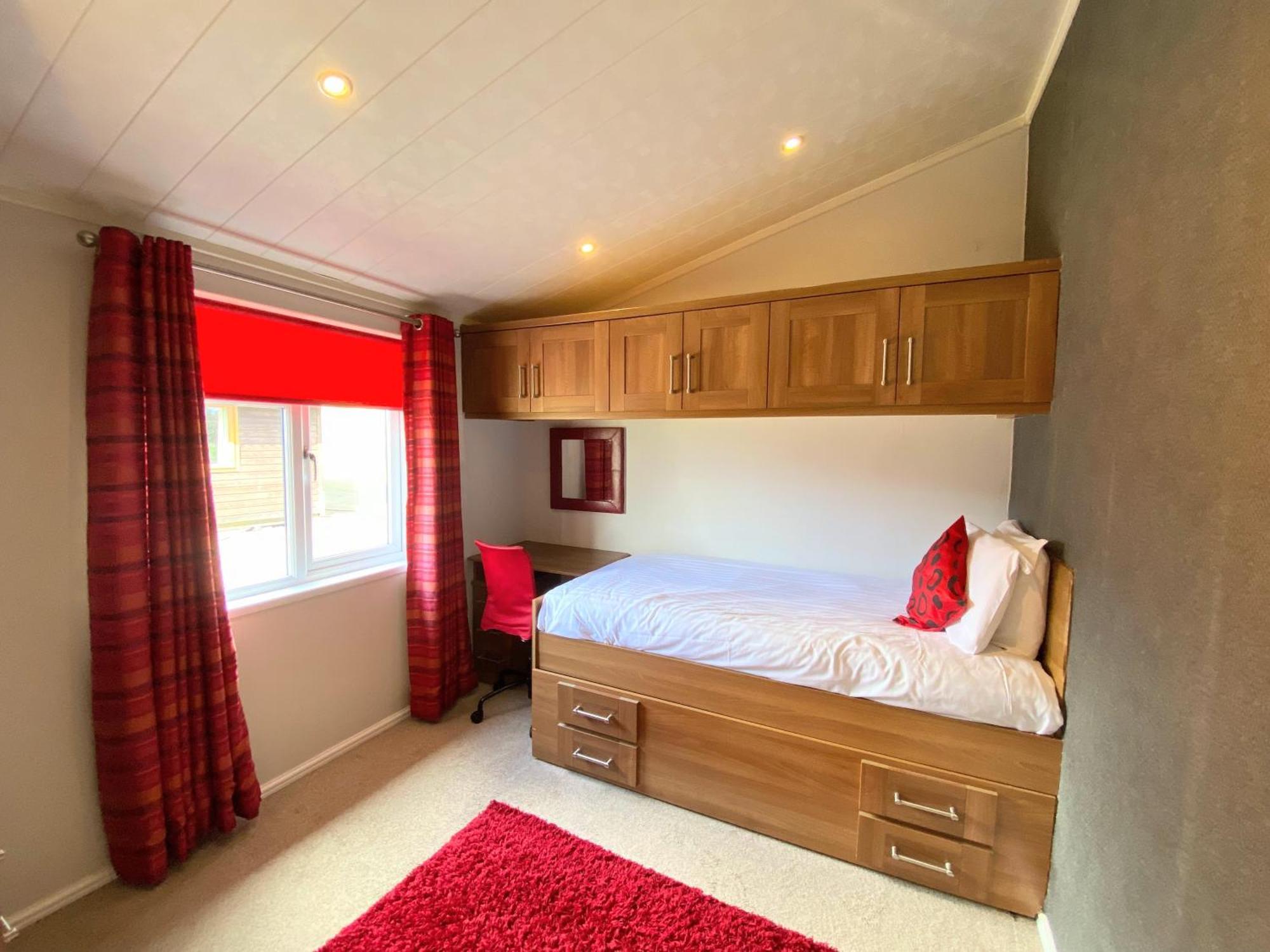 Villa Benarty 11 With Private Hot Tub - Fife - Loch Leven - Lomond Hills - Pet Friendly Kelty Exterior foto