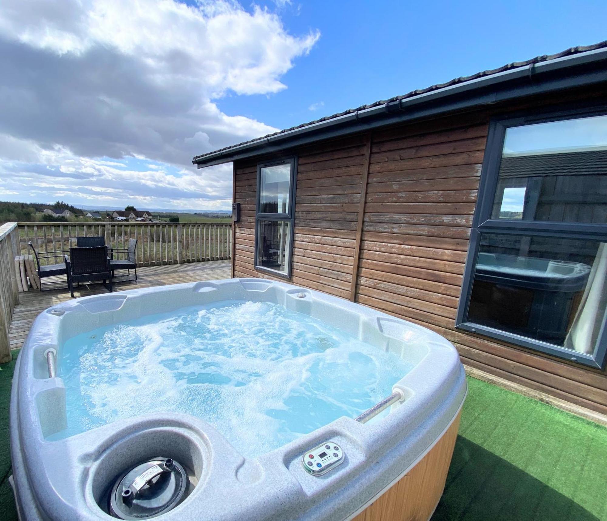 Villa Benarty 11 With Private Hot Tub - Fife - Loch Leven - Lomond Hills - Pet Friendly Kelty Exterior foto